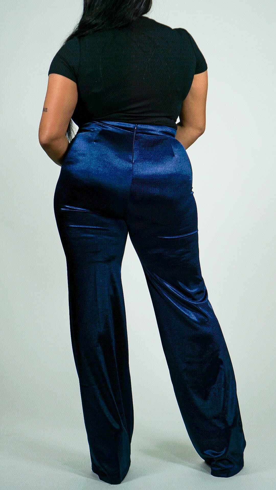 Model is wearing Navy Satin Stretchy Highwasted pants She&#39;s Elegant 